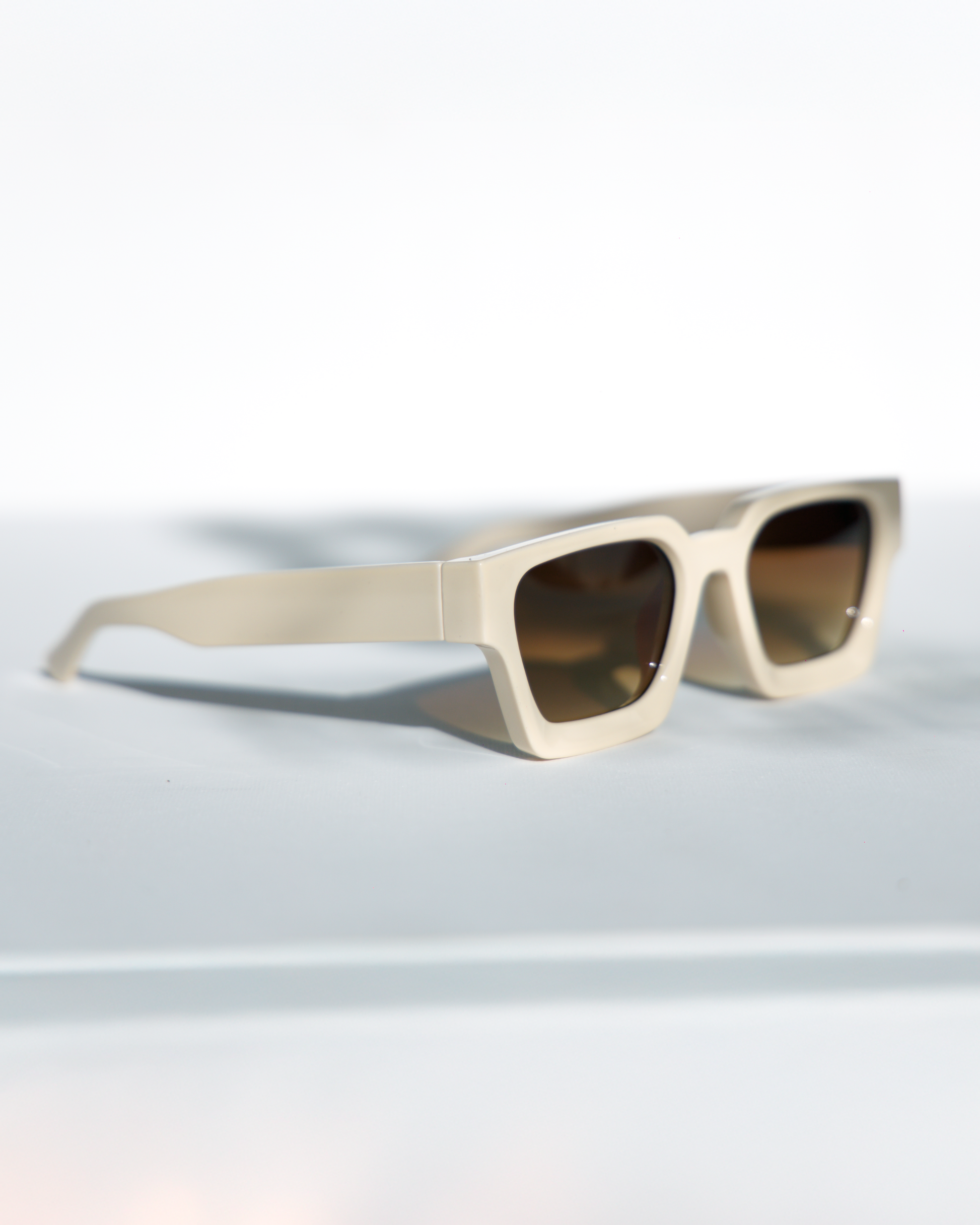 elli shades