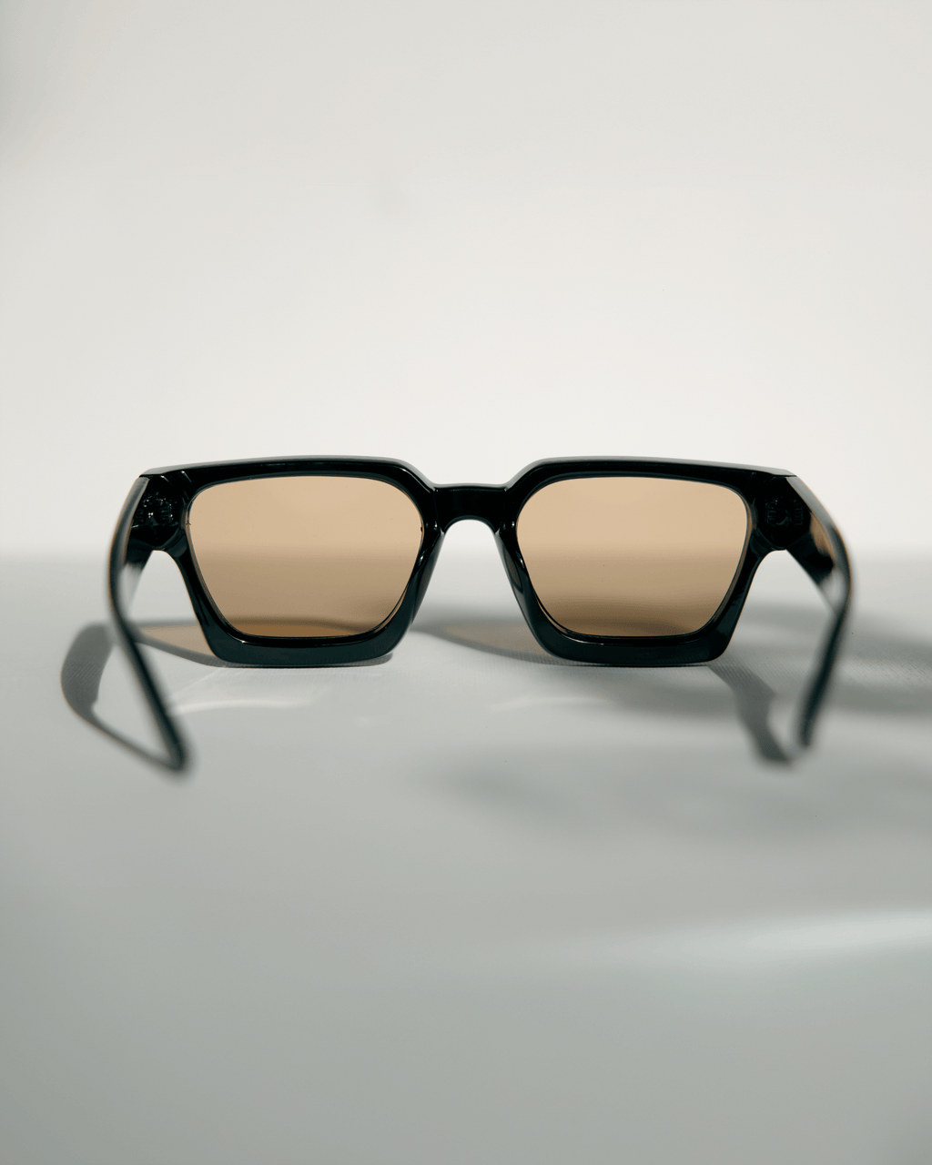 elli shades