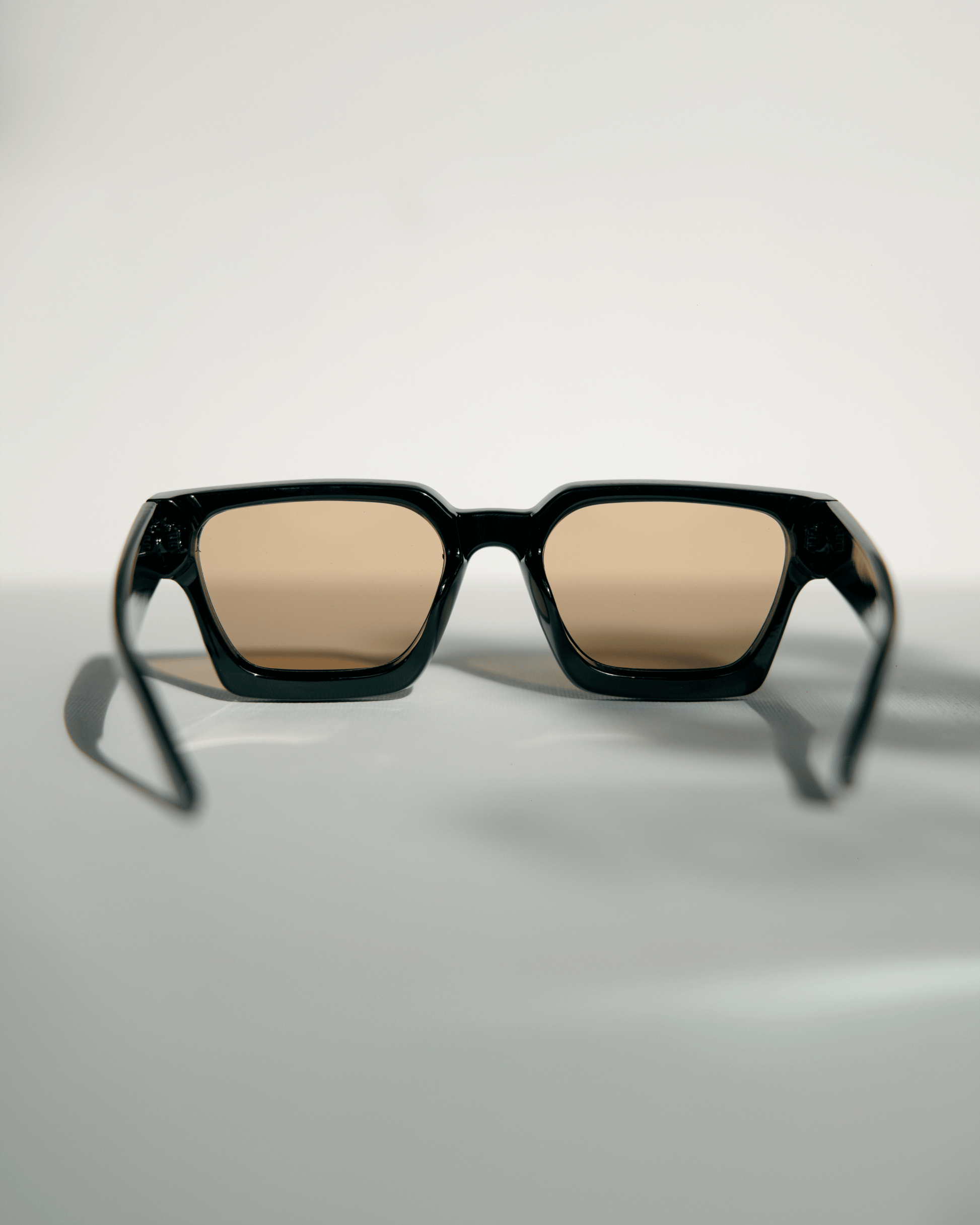 elli shades