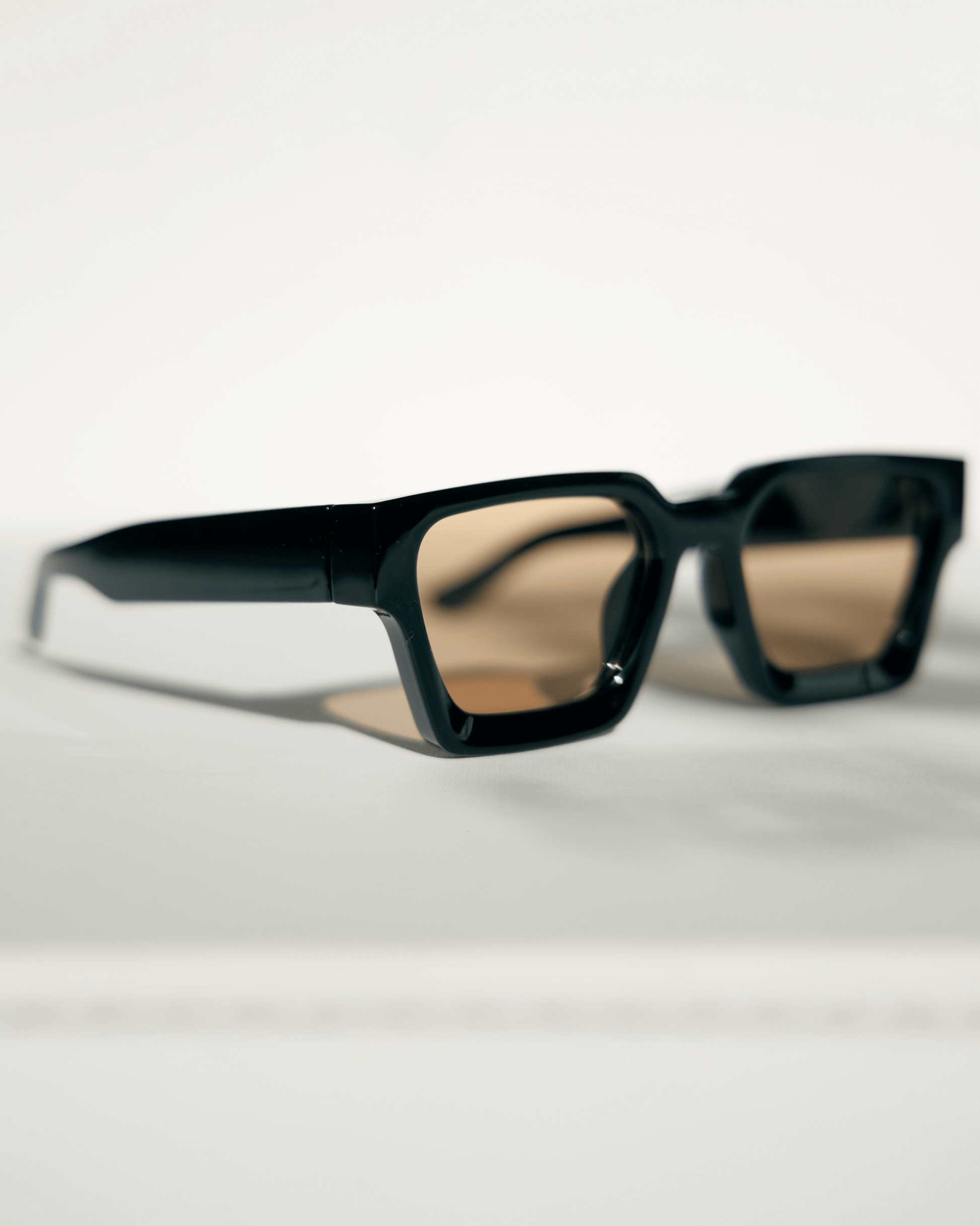 elli shades