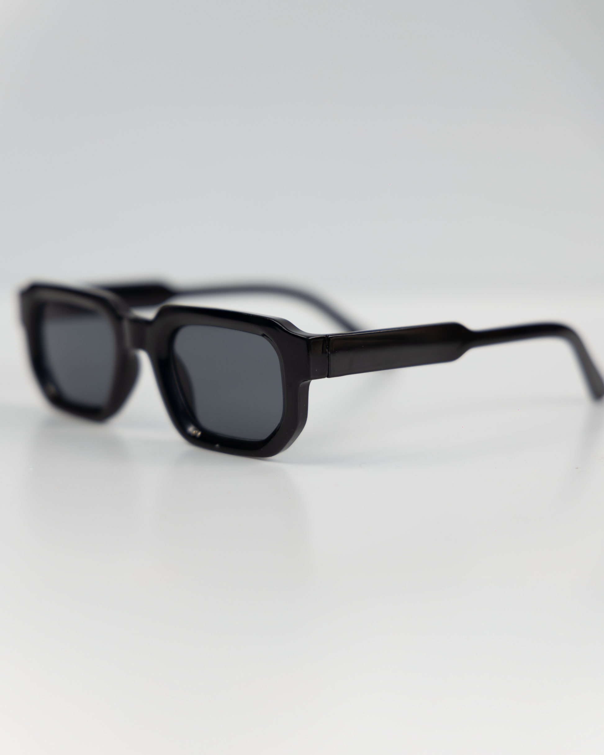 kuro shades